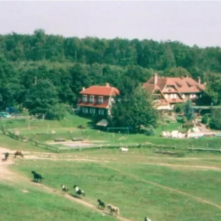 Le Neufeld Couette-café