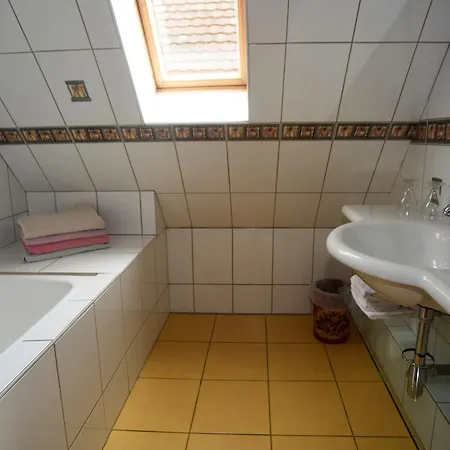 Le Neufeld Couette-café *